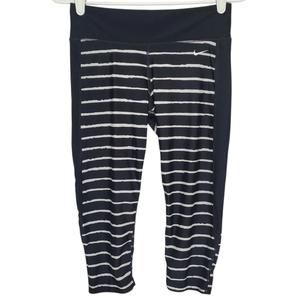 2447 * Nike Cropped Black White Stripe Compression Legging Pants Size S